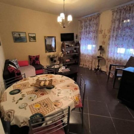 Cozy Apartment Alexandros Near Aqueduct Kavala Bagian luar foto